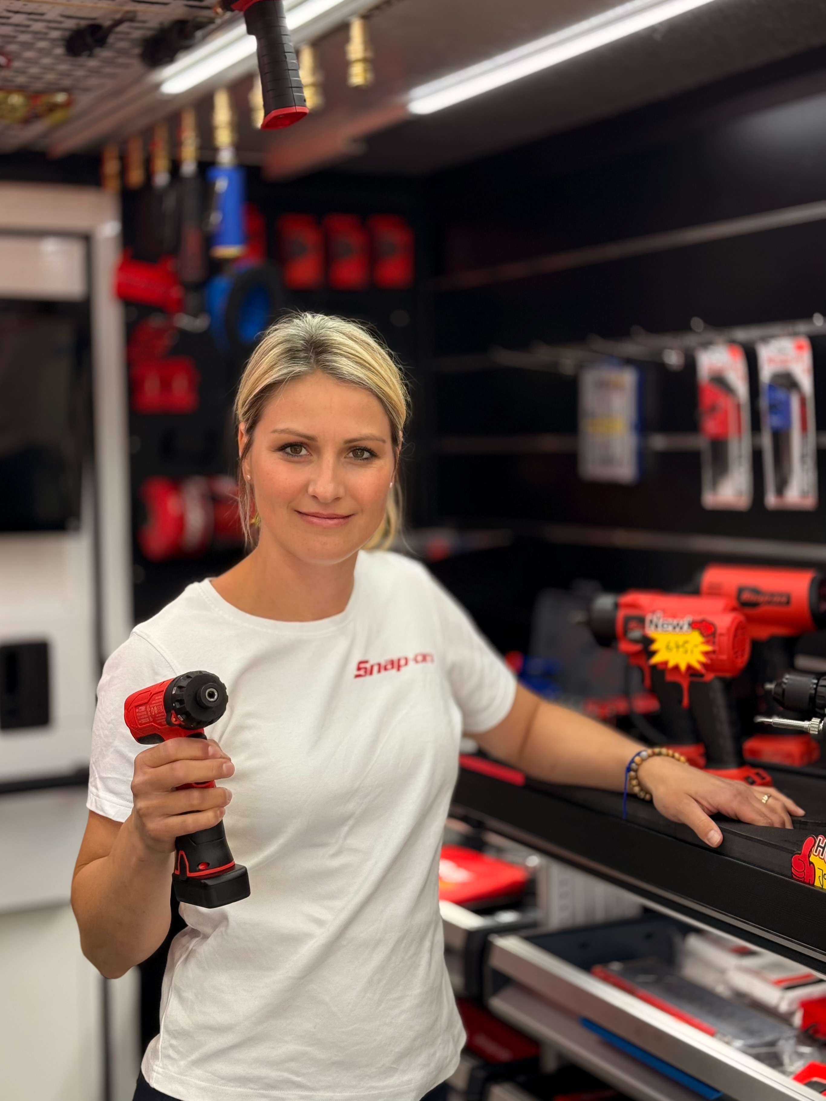 Maike Hennerici im Snap-on Truck
